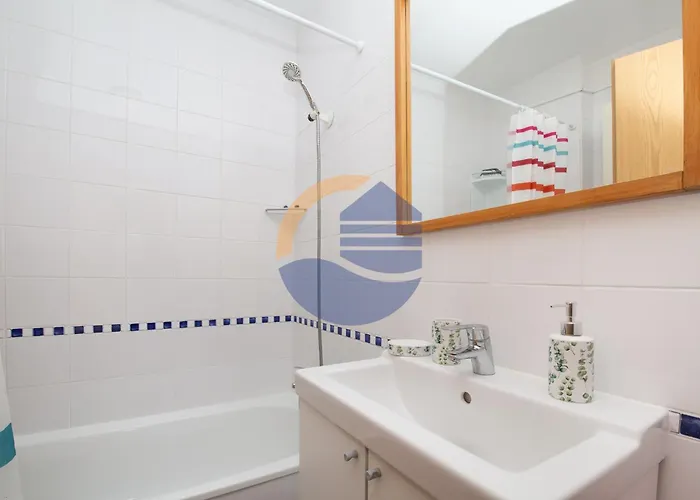 Encosta Da Marina Da Rocha Portimão