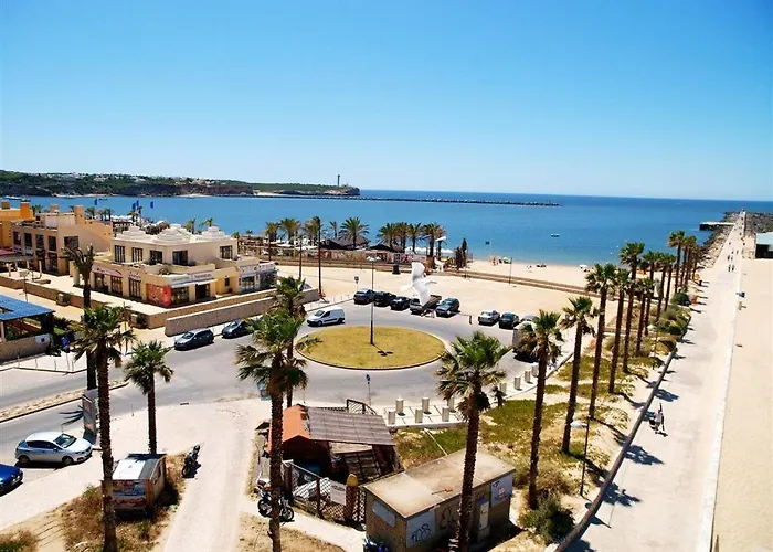 Encosta Da Marina Da Rocha