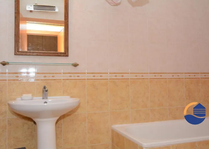 Encosta Da Marina Da Rocha *